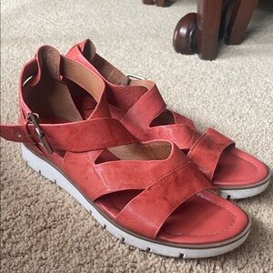 Söfft Women’s Coral Strappy Comfort Sandals